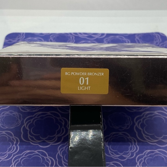 Estée Lauder Bronze Goddess Powder Bronzer Light | New in box with packaging - Picture 3 of 3